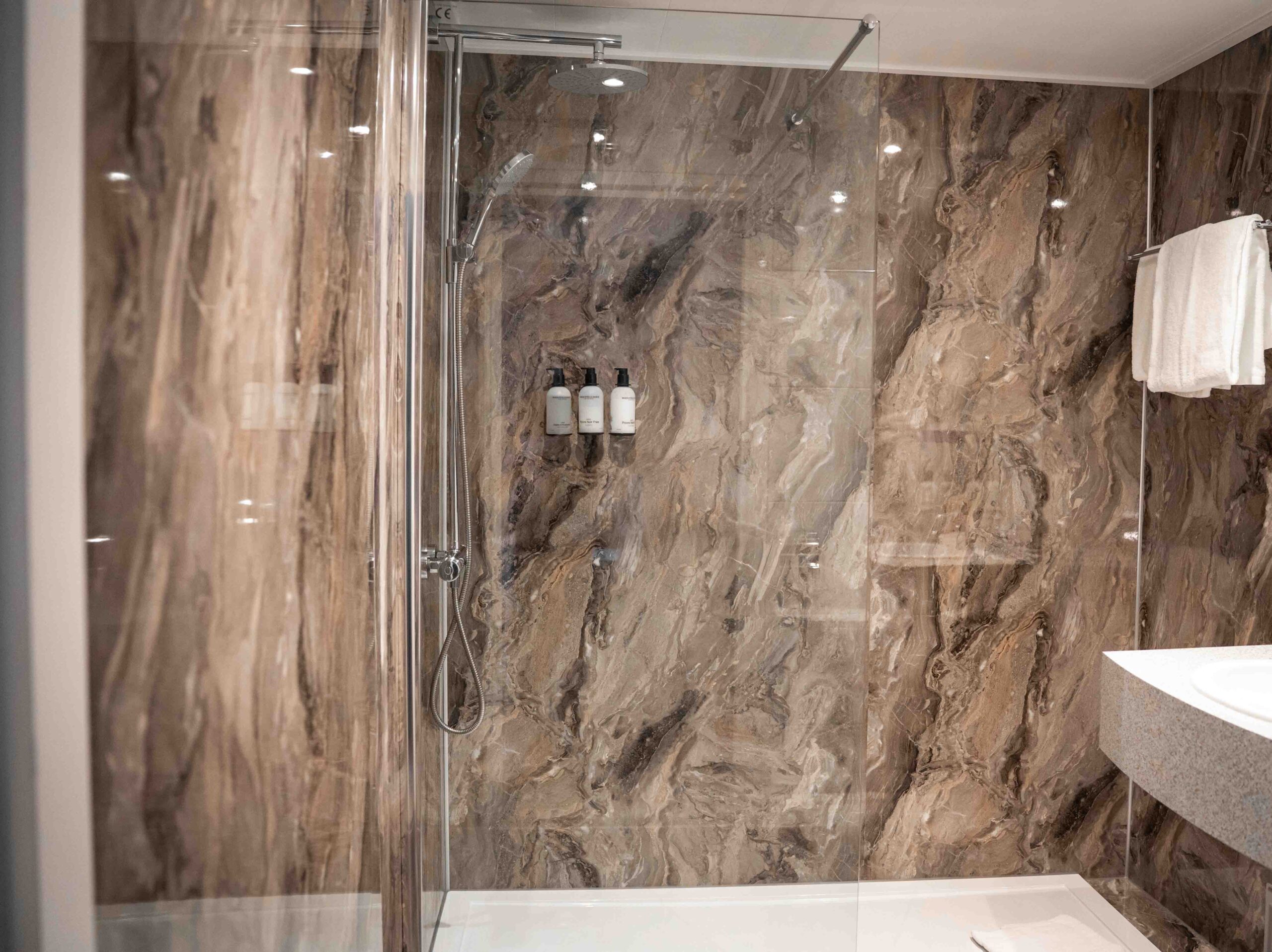 SLENAKERVALLEIxJAMESROBINSON_AL_okt25-140